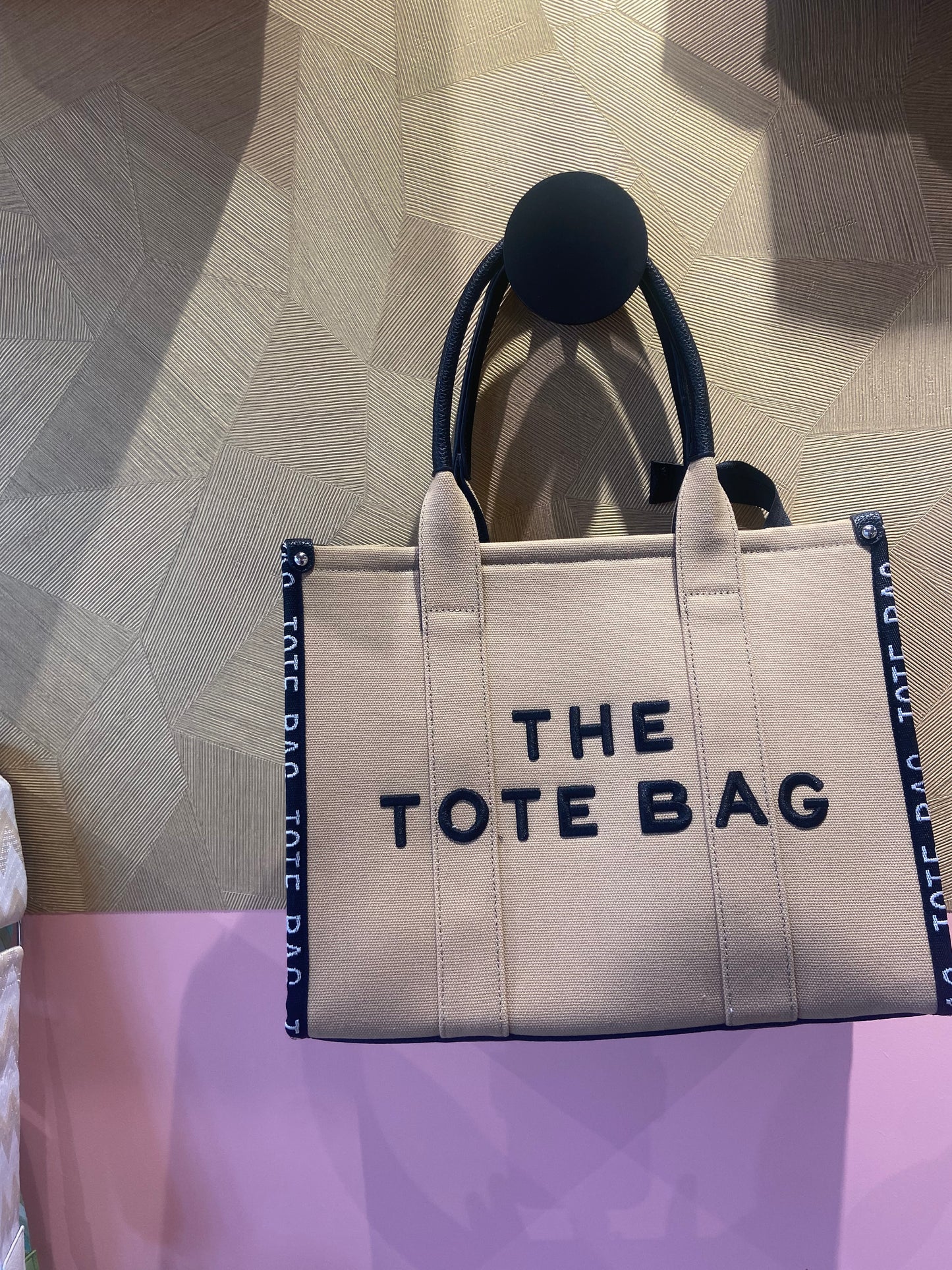 THE TOTE BAG