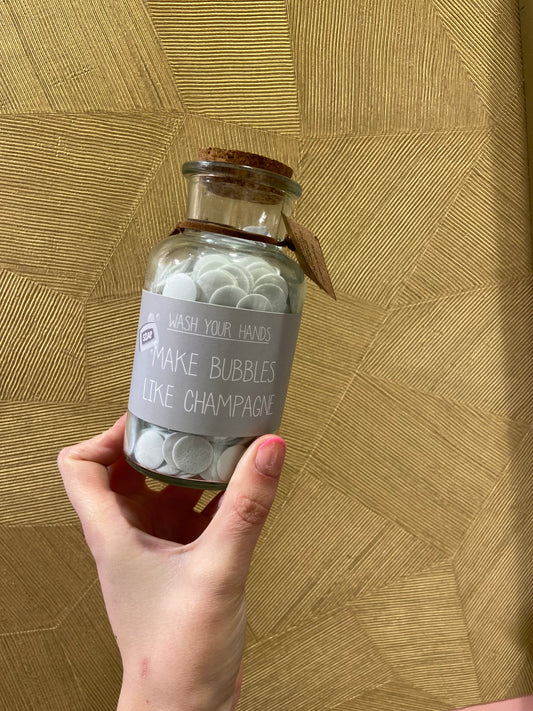 Make Bubbles like champagne- zeepconfetti