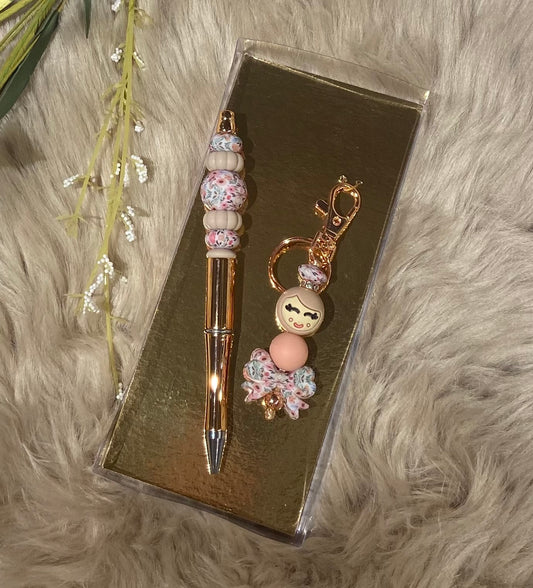 Popje van geluk met pen